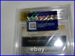 1 14/15 UD Signatures Sensations Wayne Gretzky