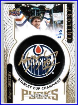 17/18 Ud Trilogy Wayne Gretzky Stanley Cup Champions Signature Pucks Auto 2/10