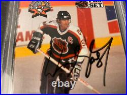 1990 PRO SET Wayne Gretzky On Card Auto PSA/DNA MINT 9 Black Ink The Great One