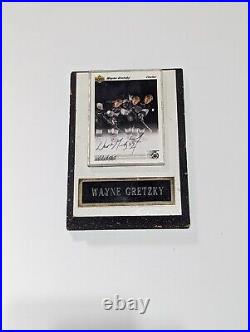 1991-92 Upper Deck #437 Wayne Gretzky Autographed