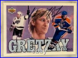 1992-93 Upper Deck UDA Wayne Gretzky Heroes #18 auto/2800 withUDA #BAC50858