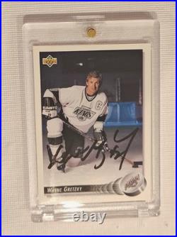 1992-93 Upper Deck Wayne Gretzky Auto #25