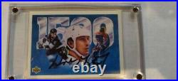1992-93 Upper Deck Wayne Gretzky Autographed Card withJSA