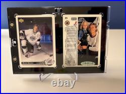 1992 Upper Deck 157/500 Wayne Gretzky Autograph (with Paulina on Back)