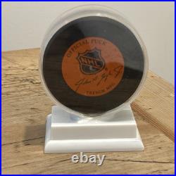 1993 Wayne Gretzky Signed Hockey Puck Los Angeles Kings With Stand