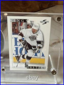 1995-96 Score Wayne Gretzky #250 & Signed Puck