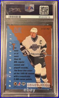 1995 Donruss Wayne Gretzky #7 Elite Inserts On Card Hand Signed Psa 8 Auto 10