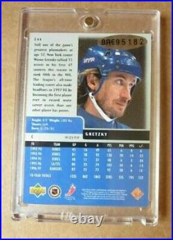 1997/98 Wayne Gretzky Black Diamond Auto Hard signed 51/99 RARE