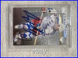 1998-99 Upper Deck Black Diamond #55 Wayne Gretzky Card Autographed With COA