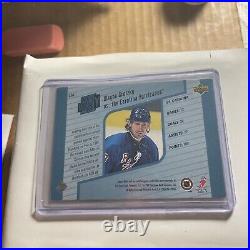 1999 Upperdeck G06 Signed By Wayne Gretzky