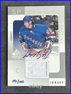 2000-01 Wayne Gretzky SP Game Used Tools of the Game Auto Silver #A-WG 91/100