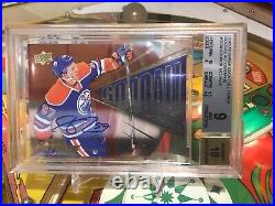 2005-06 Wayne Gretzky / Gordie Howe Mr Hockey Inscription #9 Auto 03/25