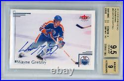2012 Fleer Retro Autographs Wayne Gretzky Auto BGS 9.5