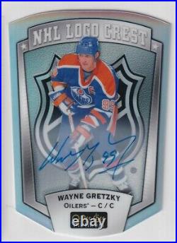 2016-17 O-Pee-Chee Platinum NHL Logo Crest Die Cut Autographs Wayne Gretzky SSP