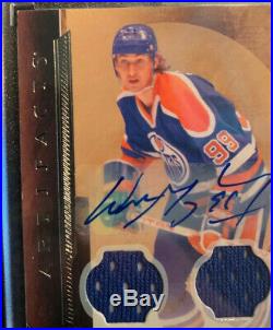 2016-17 UD Artifacts Wayne Gretzky Autograph Dual Patch 8/25 Edmonton Oilers HOF