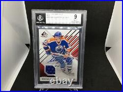2016-17 UD SP Game Used Red Auto Jersey Wayne Gretzky BECKETT 9