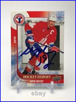 2016 Wayne Gretzky Signed Upper Deck Card No. 11 Autographed