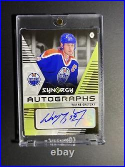 2017-18 UD Synergy Wayne Gretzky Auto Mint See Pictures