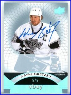 2017-18 Upper Deck Premier Wayne Gretzky On-Card Autograph Blue Spectrum 5/5 HOF