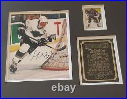 21.5x17.5 Framed Wayne Gretzky Hof Kings NHL Signed Photo + Card + Stats Plaque