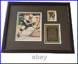 21.5x17.5 Framed Wayne Gretzky Hof Kings NHL Signed Photo + Card + Stats Plaque