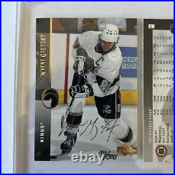 93-94 Upper Deck SP Wayne Gretzky Autograph Gold Ink Authenticated 103/500