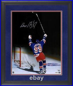 Autographed Wayne Gretzky New York Rangers 16x20 Photo Item#12195890 COA