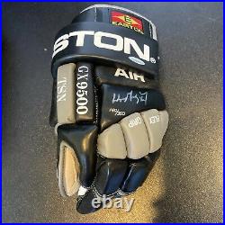 Beautiful Wayne Gretzky Signed Game Model Easton Hockey Gloves UDA Upper Deck