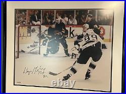 Framed Wayne Gretzky Auto Signed 16x20 Photo LA Kings 802 Goal UDA Holo COA