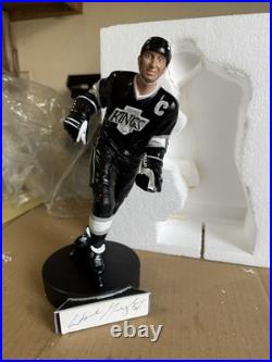 RARE Gartlan 9-inch Wayne Gretzky Autographed Figurine With COA (935/1851)