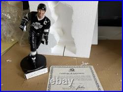 RARE Gartlan 9-inch Wayne Gretzky Autographed Figurine With COA (935/1851)