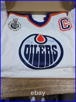 Upper Deck Authentic WAYNE GRETZKY Signed Jersey 404/499 Oilers Stanley Cup Upper Deck Authentic WAYNE GRETZKY Signed Jersey 404/499 Oilers Stanley Cup