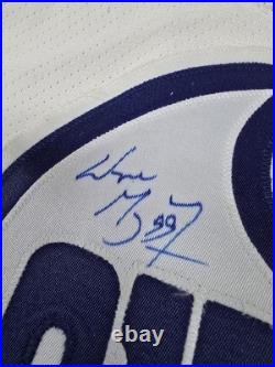 Upper Deck Authentic WAYNE GRETZKY Signed Jersey 404/499 Oilers Stanley Cup Upper Deck Authentic WAYNE GRETZKY Signed Jersey 404/499 Oilers Stanley Cup