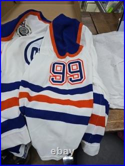 Upper Deck Authentic WAYNE GRETZKY Signed Jersey 404/499 Oilers Stanley Cup Upper Deck Authentic WAYNE GRETZKY Signed Jersey 404/499 Oilers Stanley Cup