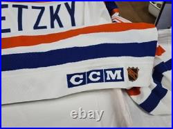 Upper Deck Authentic WAYNE GRETZKY Signed Jersey 404/499 Oilers Stanley Cup