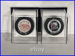 Upper Deck Hockey Wayne Gretzky Gordie Howe Signed Hockey Pucks (Holograms Only)