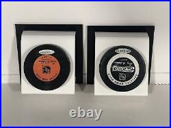 Upper Deck Hockey Wayne Gretzky Gordie Howe Signed Hockey Pucks (Holograms Only)