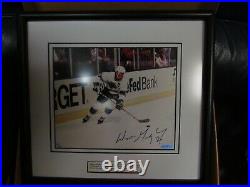 Upper Deck UDA Wayne Gretzky signed Framed Photo