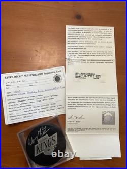 Upper Deck Wayne Gretzky LA Kings Autographed Hockey Puck