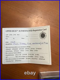 Upper Deck Wayne Gretzky LA Kings Autographed Hockey Puck