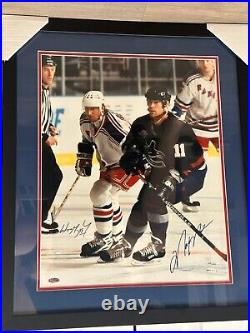 Upper Deck Wayne Gretzky Mark Messier Signed 16x20 Photo Framed Holograms Only