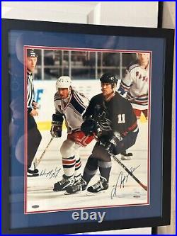 Upper Deck Wayne Gretzky Mark Messier Signed 16x20 Photo Framed Holograms Only