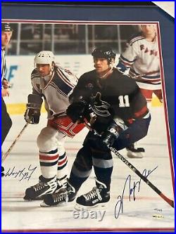 Upper Deck Wayne Gretzky Mark Messier Signed 16x20 Photo Framed Holograms Only