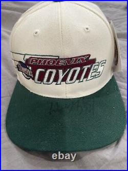 Vintage Phoenix Coyotes Sports Cap. JSA Certificates RARE Signed By Wayne Gretzk