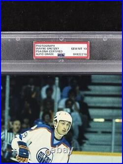 WAYNE GRETZKY Autographed AUTO 8x10 Signed SLABBED Photo BECKETT & PSA 10