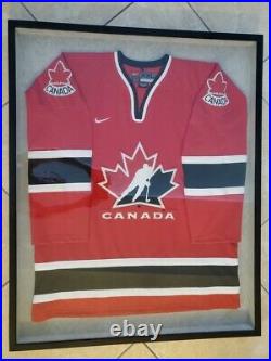 WAYNE GRETZKY Autographed Authentic TEAM CANADA Framed Jersey