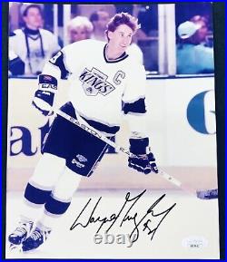 WAYNE GRETZKY Kings Signed 8x10 WithJSA Cert BOLD SIGNATURE & FREE SHIPPING