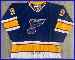 WAYNE GRETZKY SIGNED ST. LOUIS BLUES #99 JERSEY withEXACT PROOF & BECKETT COA LOA