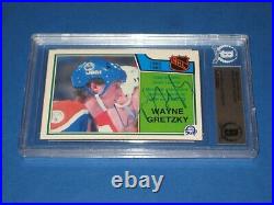 WAYNE GRETZKY Signed 1983-84 O-PEE-CHEE Card #215 Beckett Authenticated