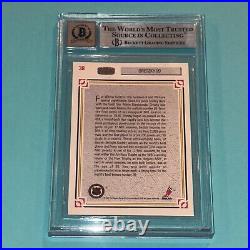 WAYNE GRETZKY Signed 1991-92 UPPER DECK Card #38 Beckett Slabbed GRADED 10